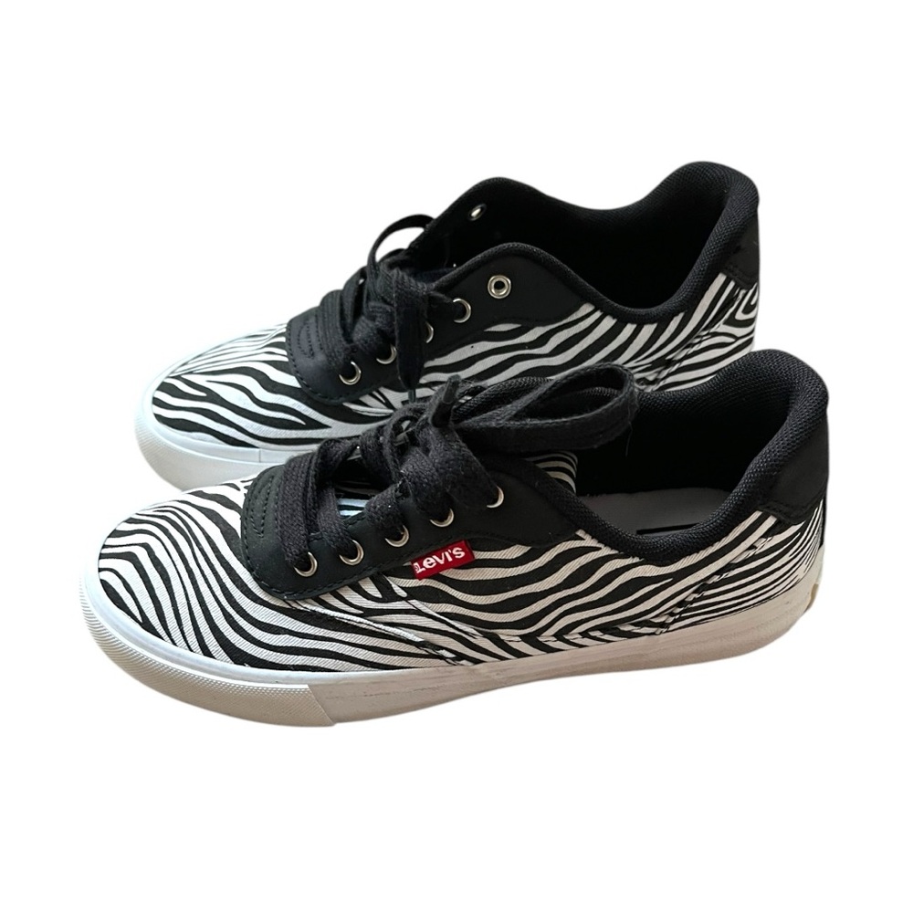 New LEVI’s Naya M Zebra Youth sneakers